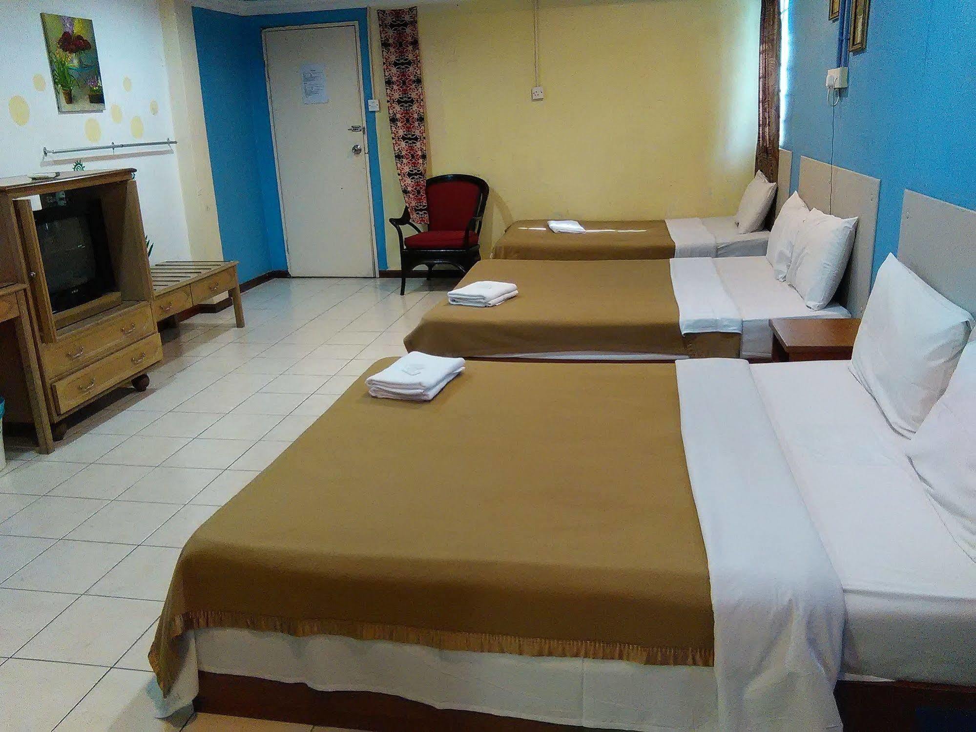 Kapit Hotel Kuching Exteriör bild